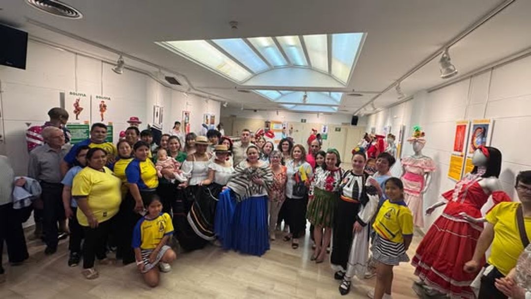 Exposición de artesanía intercultural