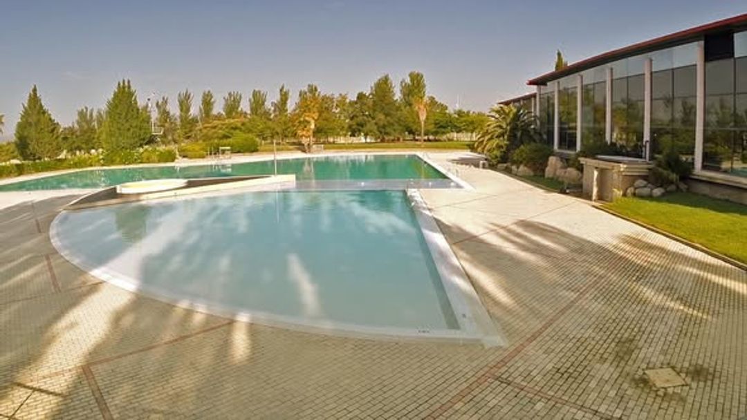 Apertura de la piscina de verano de La Planilla